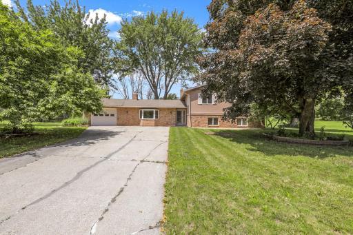 1470 Scenic View, Chaska, MN 55318