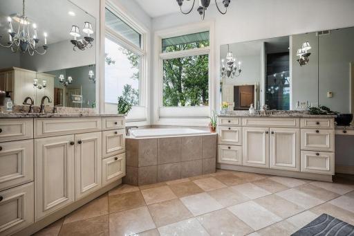 446 Country Club Lane, Onalaska, WI 54650