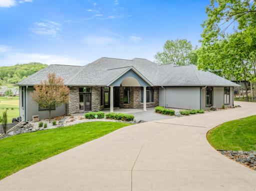 446 Country Club Lane, Onalaska, WI 54650