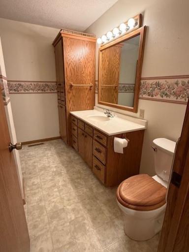 324 7th Street, Windom, MN 56101