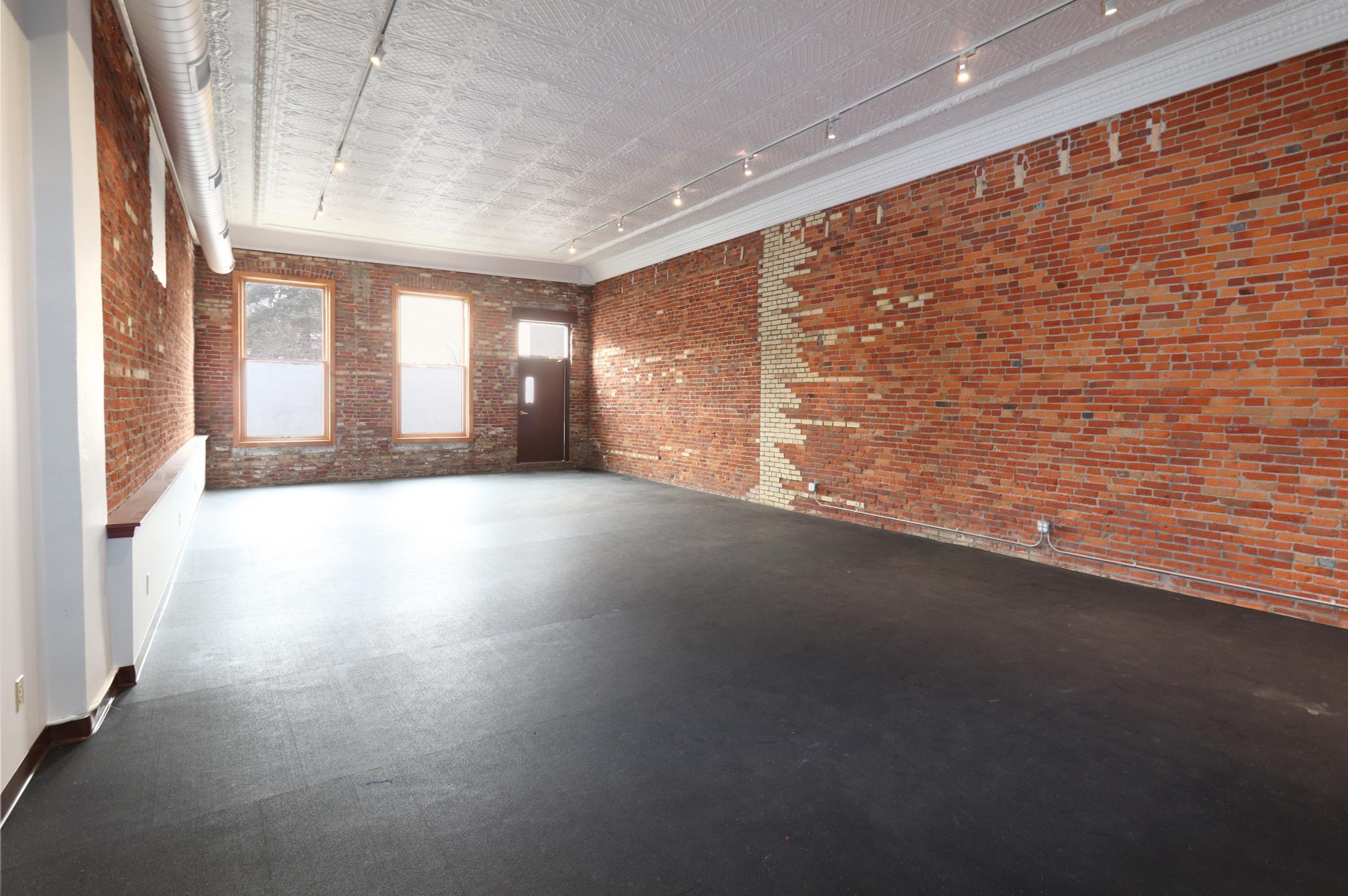 Fleckenstein Floor 2 Room 5-2 (29).jpg