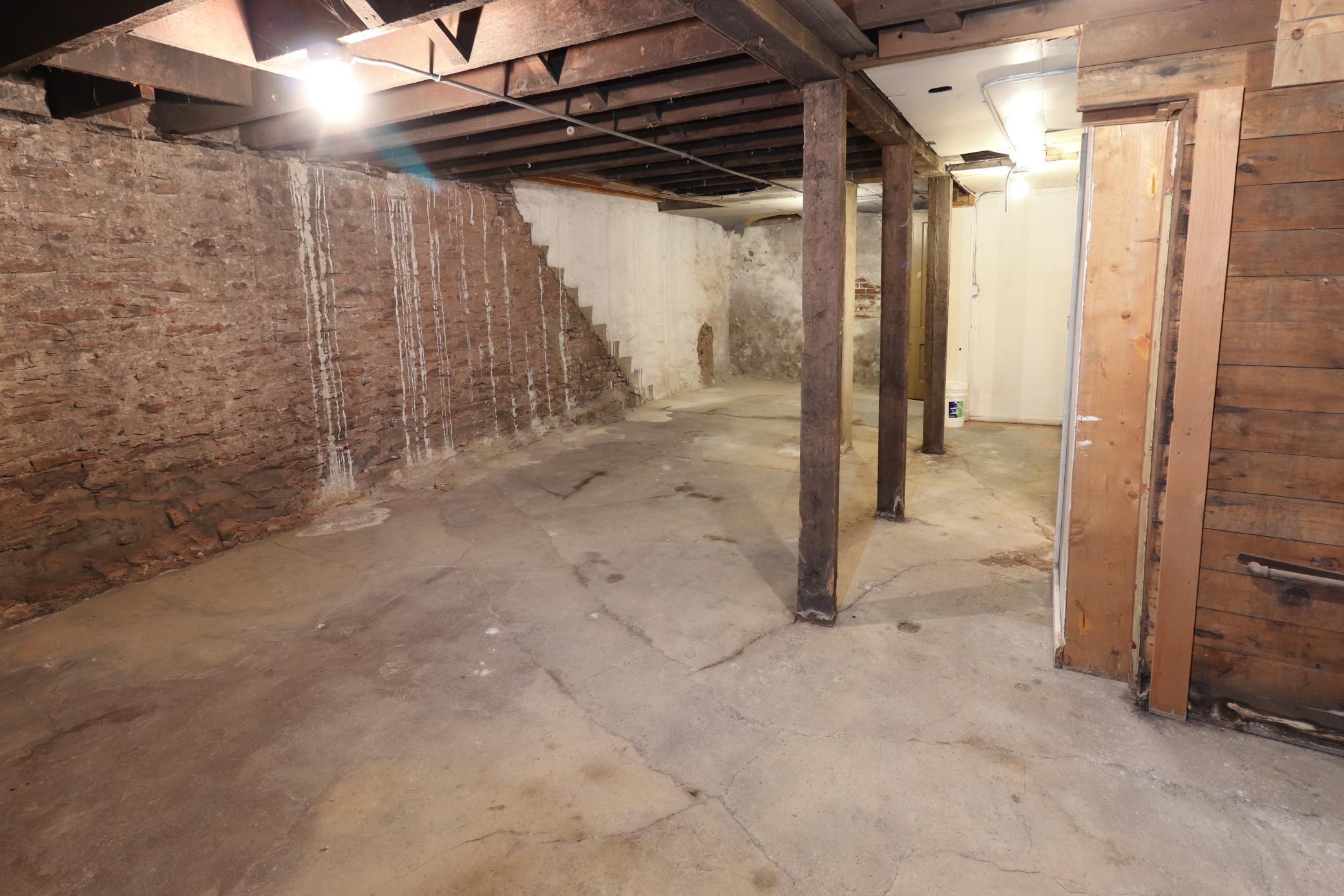 Fleckenstein Floor 2 Room 5-2 (4).jpg
