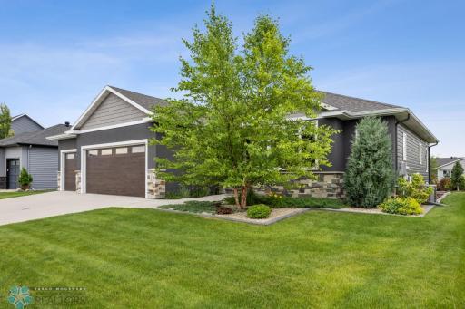 2865 Mcleod Drive E, West Fargo, ND 58078