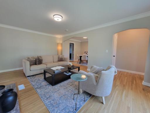 4240 Lake Road Avenue, Minneapolis, MN 55422