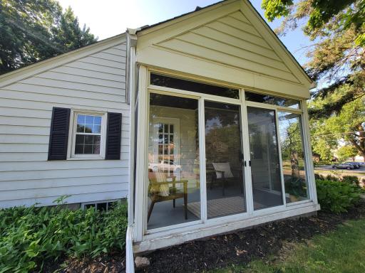 4240 Lake Road Avenue, Minneapolis, MN 55422