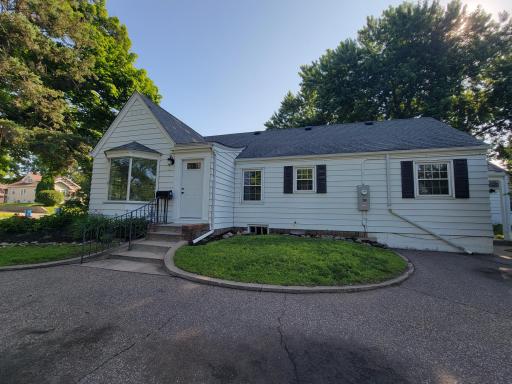 4240 Lake Road Avenue, Minneapolis, MN 55422