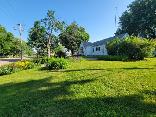 4240 Lake Road Avenue, Minneapolis, MN 55422