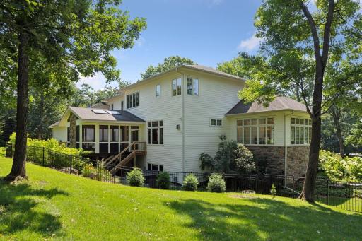 2 Red Forest Lane, North Oaks, MN 55127