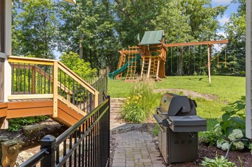 2 Red Forest Lane, North Oaks, MN 55127