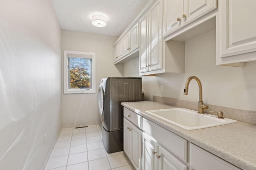 2 Red Forest Lane, North Oaks, MN 55127