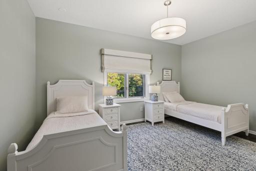 2 Red Forest Lane, North Oaks, MN 55127