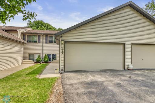 2744 32nd Street S, Moorhead, MN 56560