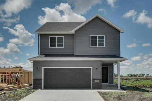 6847 Belding Drive S, Fargo, ND 58104