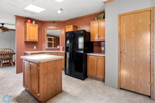8070 151st Avenue SE, Wyndmere, ND 58081