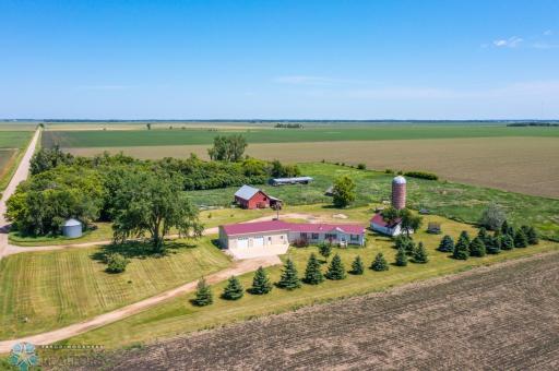8070 151st Avenue SE, Wyndmere, ND 58081