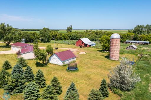 8070 151st Avenue SE, Wyndmere, ND 58081