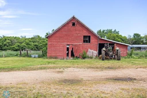 8070 151st Avenue SE, Wyndmere, ND 58081