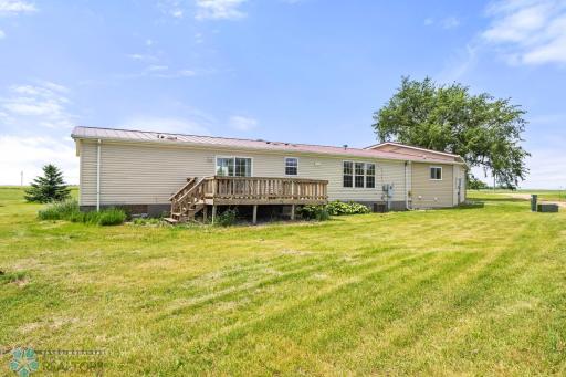 8070 151st Avenue SE, Wyndmere, ND 58081