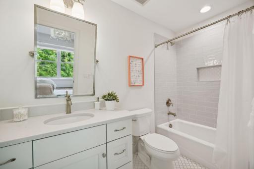 2890 Ella Lane, Minnetonka, MN 55305