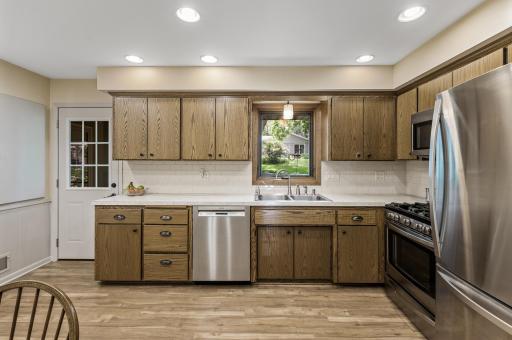 12417 Kennelly Road, Burnsville, MN 55337
