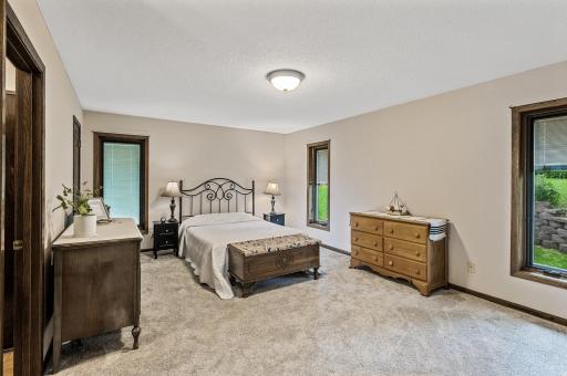 12417 Kennelly Road, Burnsville, MN 55337