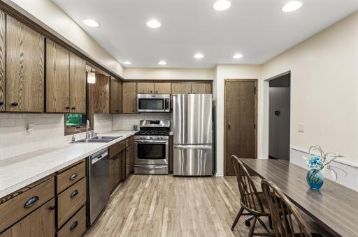 12417 Kennelly Road, Burnsville, MN 55337