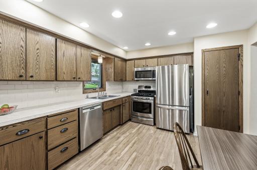 12417 Kennelly Road, Burnsville, MN 55337