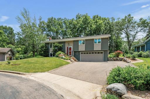 12417 Kennelly Road, Burnsville, MN 55337