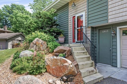 12417 Kennelly Road, Burnsville, MN 55337