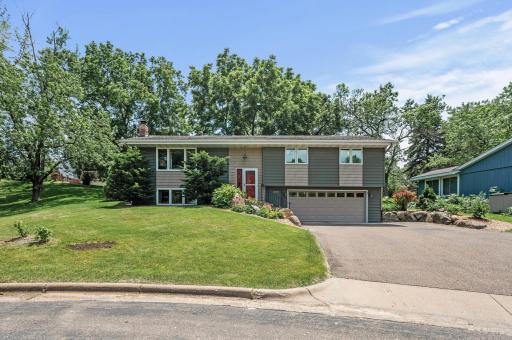 12417 Kennelly Road, Burnsville, MN 55337