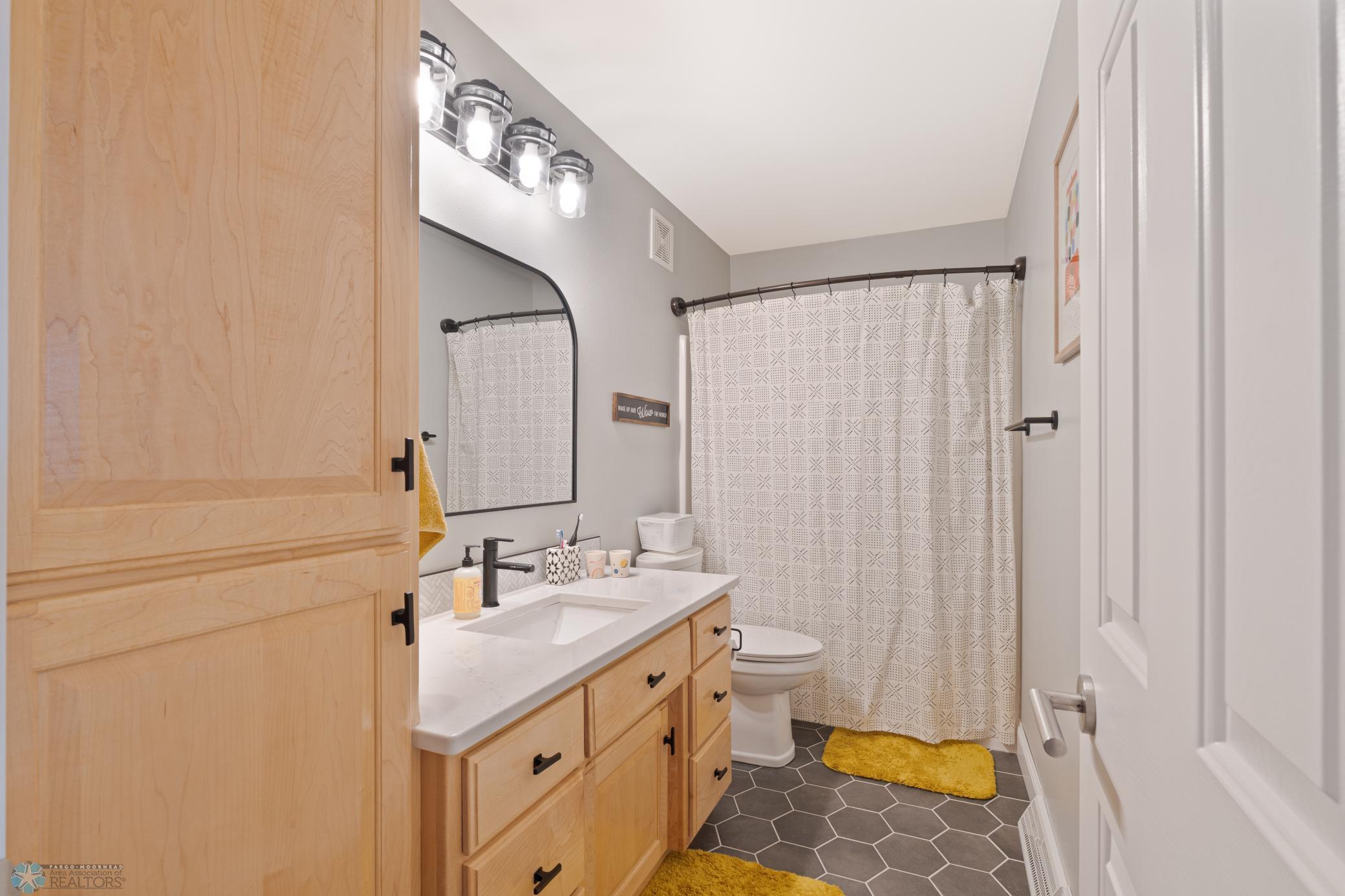 Updated full bath (Upper level)