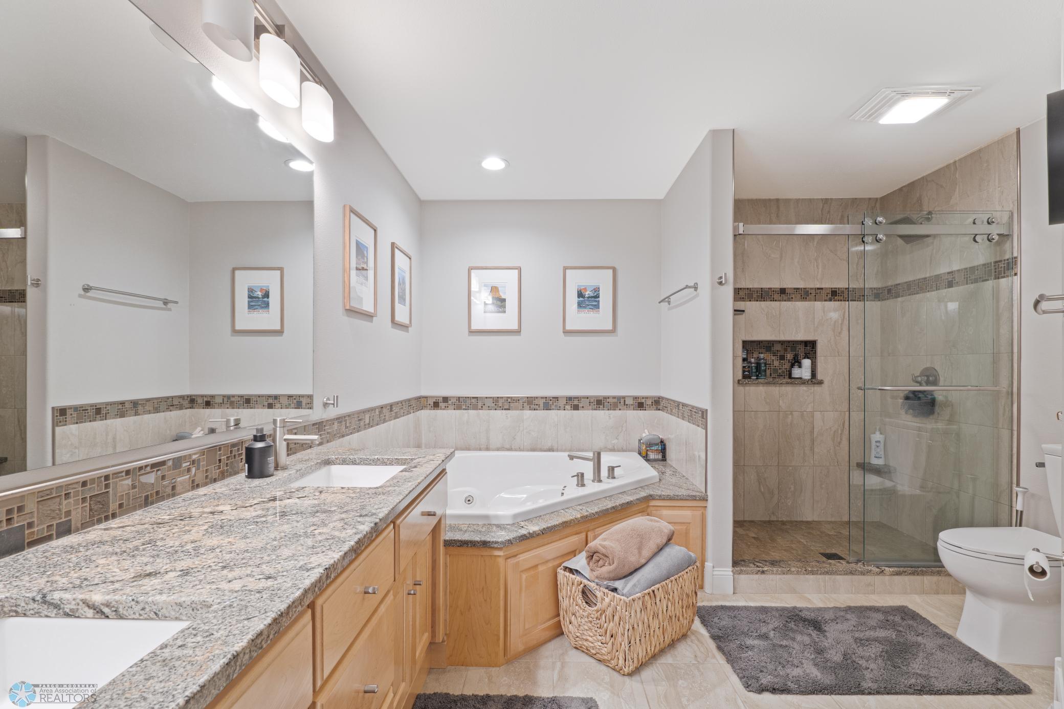 Tile/Glass shower