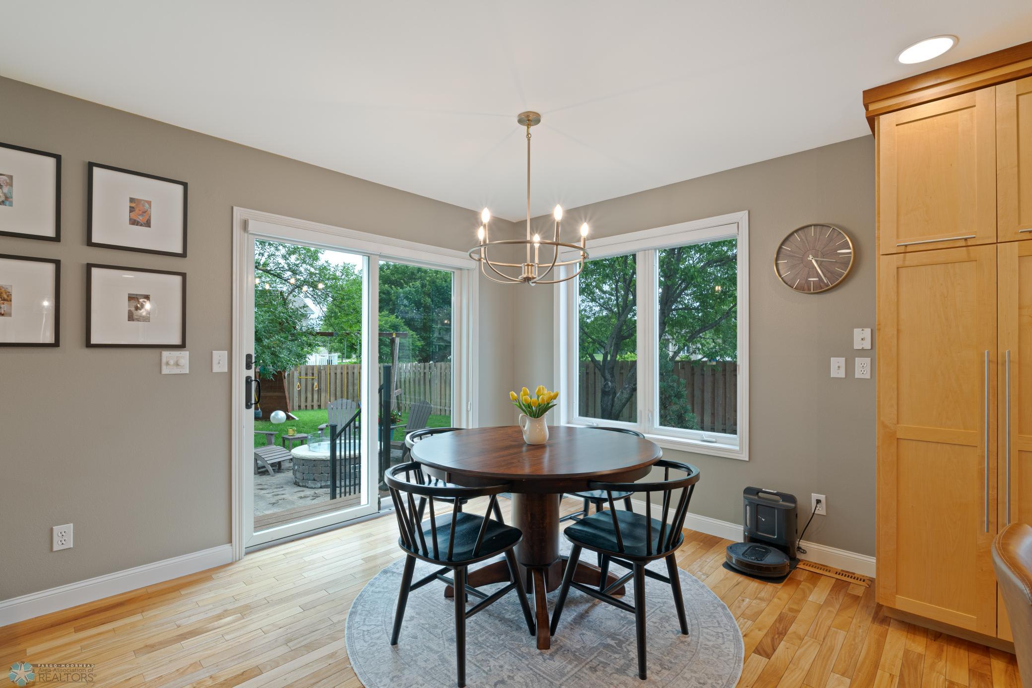 Eat-In Kitchen