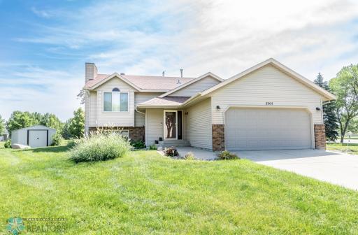 2501 39th Avenue S, Fargo, ND 58104