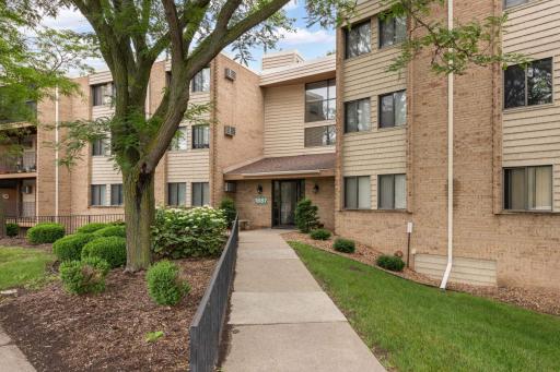 1887 Silver Bell Road, 115, Eagan, MN 55122