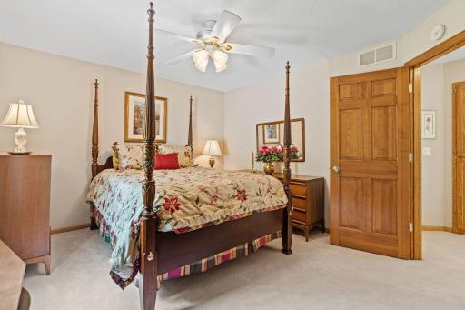 40-web-or-mls-3649 Mount Vernon Ln-40.jpg