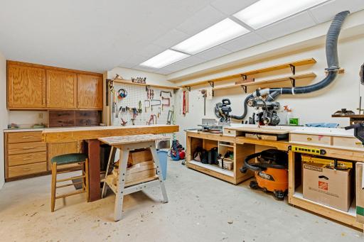 54-web-or-mls-3649 Mount Vernon Ln-54.jpg