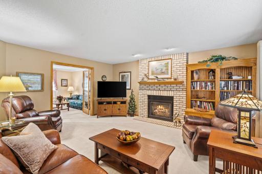 22-web-or-mls-3649 Mount Vernon Ln-22.jpg