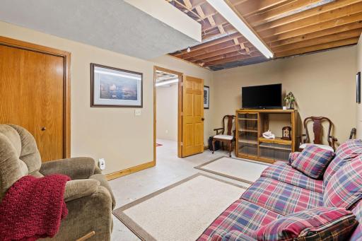 50-web-or-mls-3649 Mount Vernon Ln-50.jpg