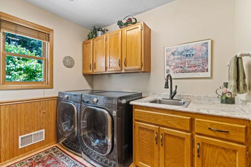 27-web-or-mls-3649 Mount Vernon Ln-27.jpg