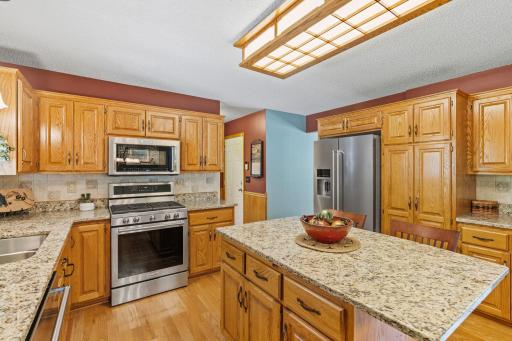 19-web-or-mls-3649 Mount Vernon Ln-19.jpg