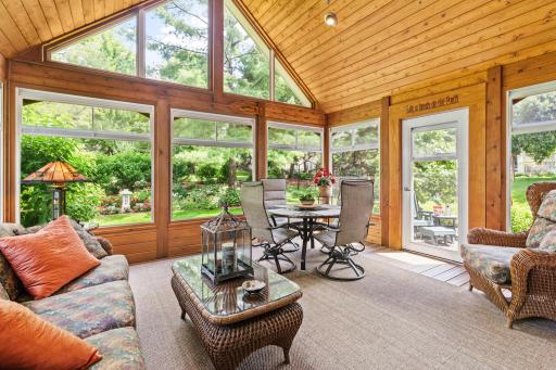 25-web-or-mls-3649 Mount Vernon Ln-25.jpg