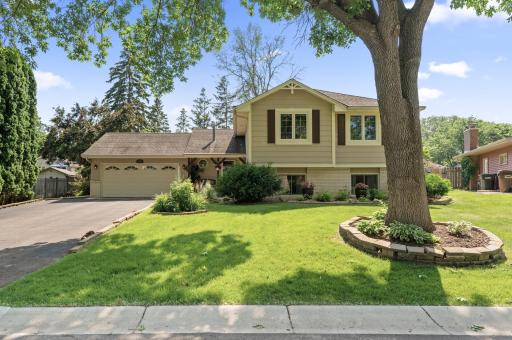 6469 Deerwood Lane N, Maple Grove, MN 55369