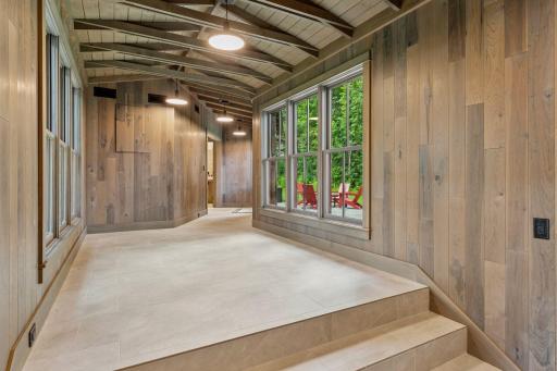 1099 Indian Trail S, Afton, MN 55001