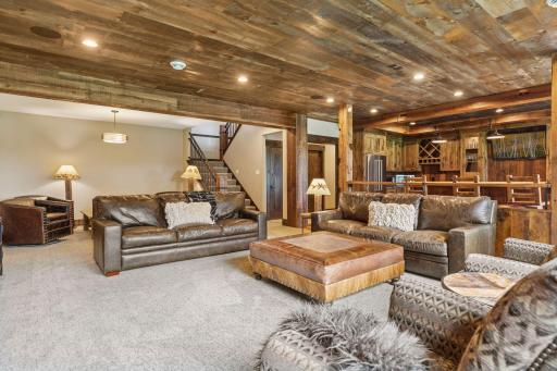 1099 Indian Trail S, Afton, MN 55001