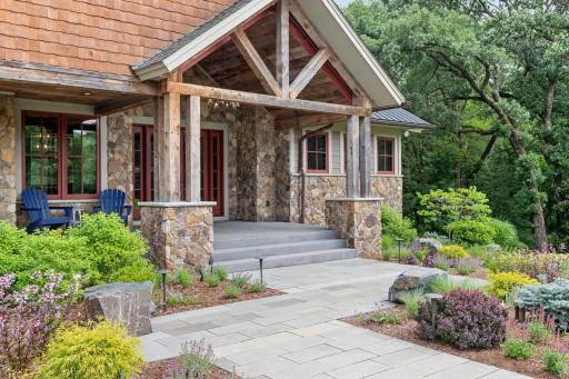 1099 Indian Trail S, Afton, MN 55001