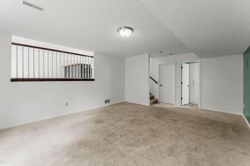 1055 Willow Trail, Farmington, MN 55024