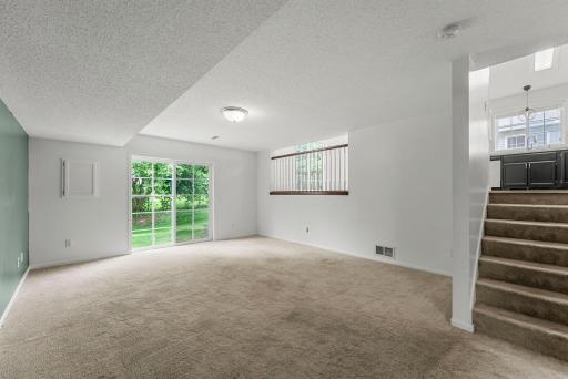 1055 Willow Trail, Farmington, MN 55024