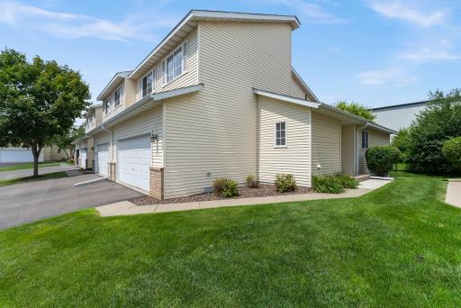 1055 Willow Trail, Farmington, MN 55024