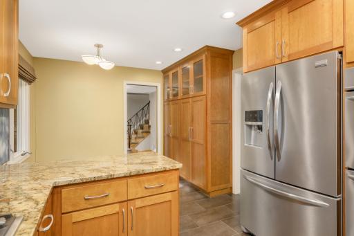576 Montcalm Place, Saint Paul, MN 55116